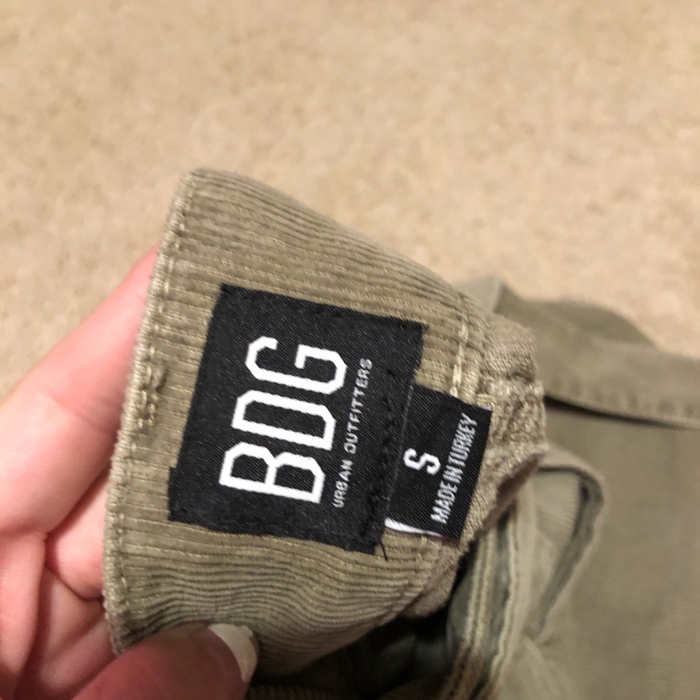 Corduroy olive green mini skirt with belt - Picture 6 of 7
